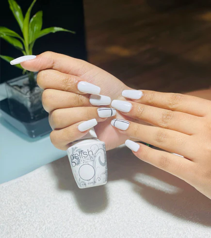 Nail service